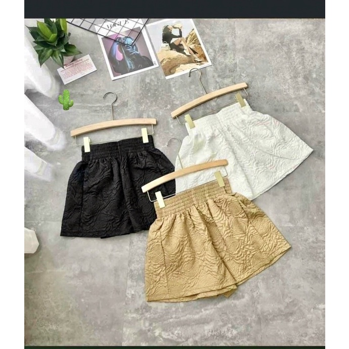 Quần đùi tacta nữ mặc nhà cạp chun lưng cao vải xốp phồng in hoa nổi màu Đen Trắng ống rộngPC alohashop91