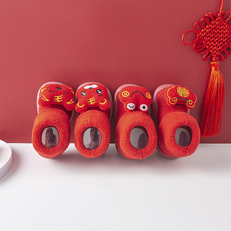 Giày cho trẻ mới biết đi thích hợp làm quà tặng sinh nhật AKKU