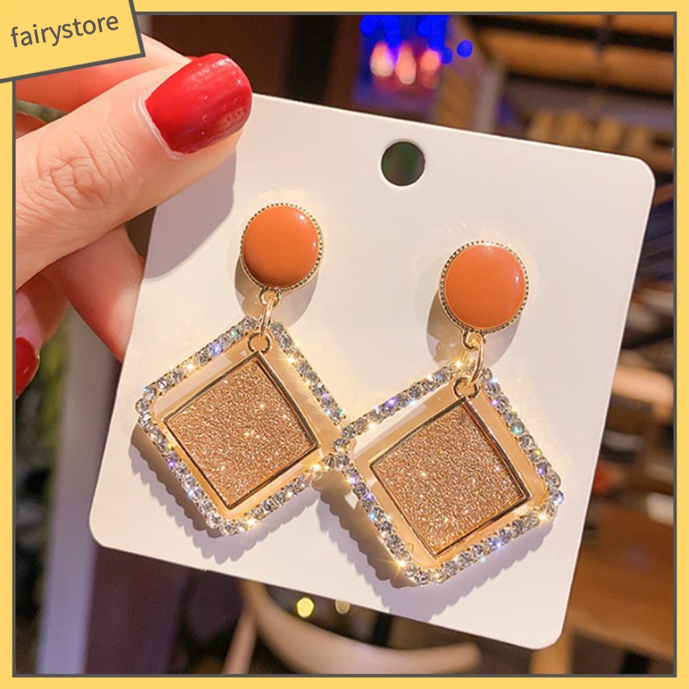 Bông Tai Dáng Dài Tạo Hình Độc Đáo Cho Nữ