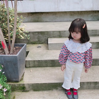 Set áo cherry cổ trắng mix quần kaki loe