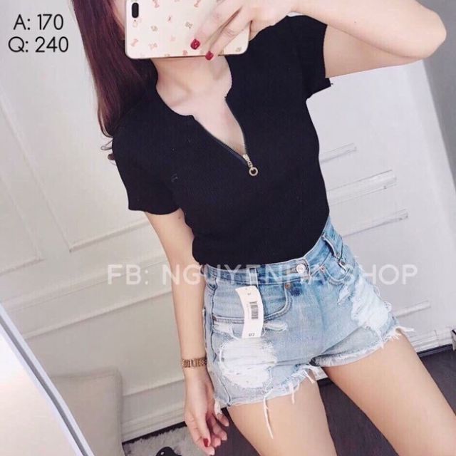 Áo thun khóa cổ