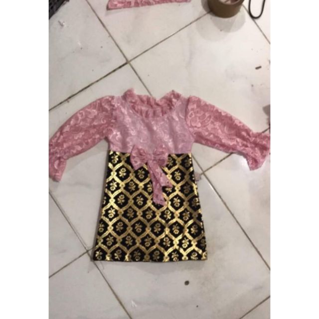 Đầm body bé gái