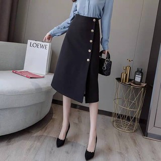 Chân váy chữ A phối cúc và đáp tà