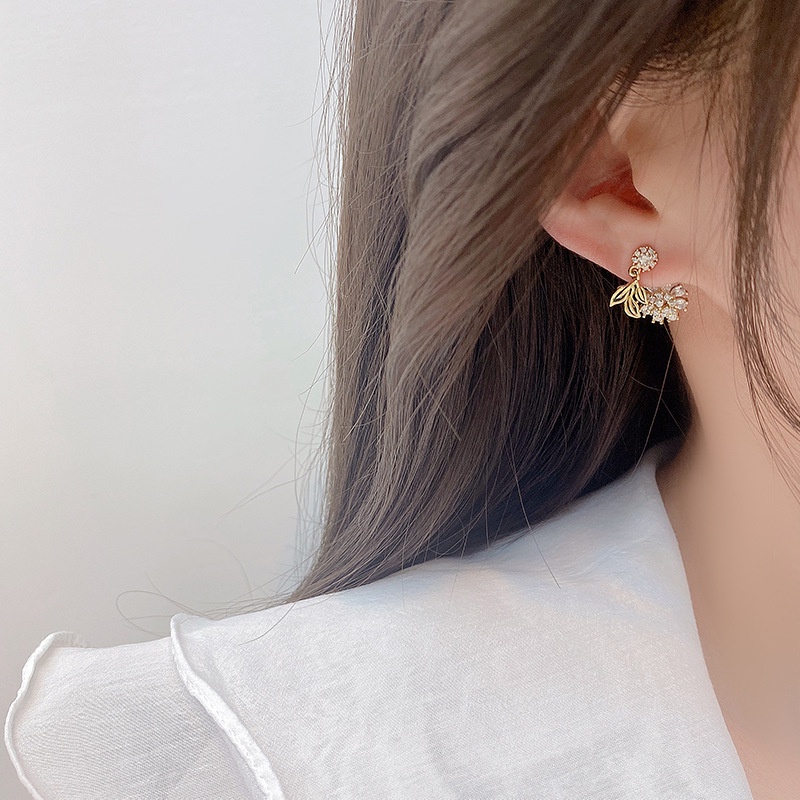 V.I.T House | Bông tai S925 hoa đá vàng