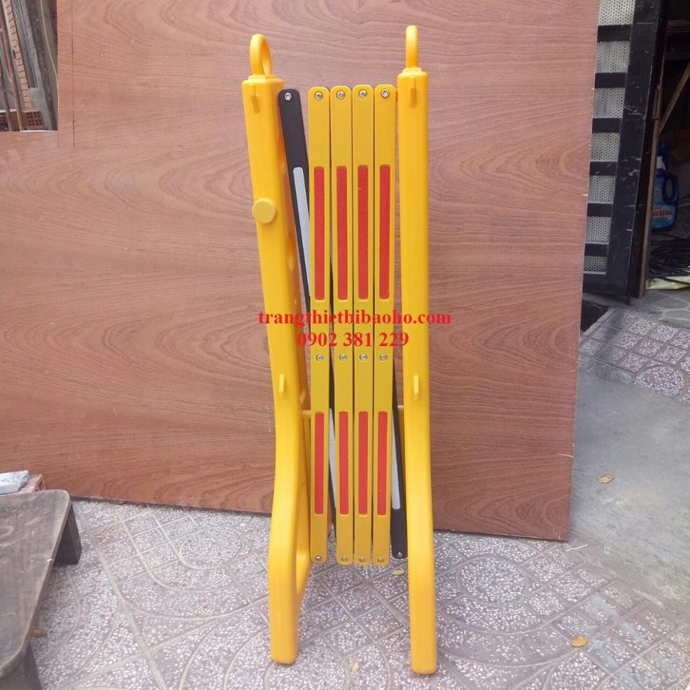 Hàng rào di động xếp gọn phản quang 96cm x 2,5m