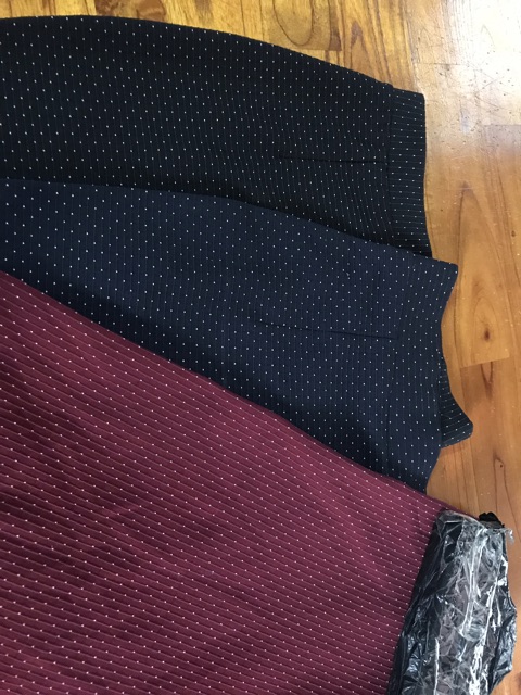 CHÂN VÁY BÚT CHÌ XẺ HÔNG đính cúc