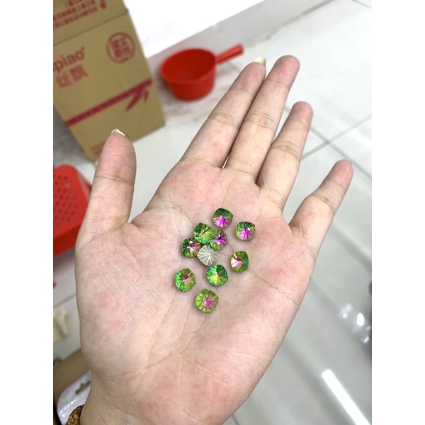 Đá ngũ sắc-đá khối chân nhọn siêu sáng bền