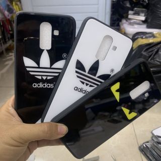 Ốp lưng samsung J8 viềng dẻo lưng kính bóng in hình logo thể thao