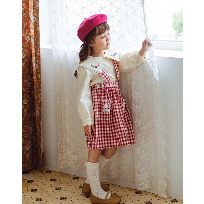 Yếm váy caro đỏ Bebezoo thêu hoa cho bé BEB3SK101