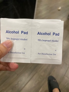 Khăn ướt tẩm cồn Alcohol pads