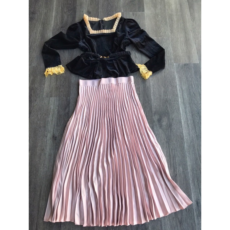 Chân váy H&M màu hồng nhạt vải lụa satin mềm mịn k nhăn mẫu 2020 (Pleated Skirt)