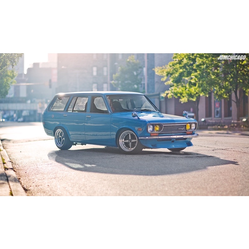 Xe Hot Wheels Premium ‘71 Datsun Bluebird 510 Wagon