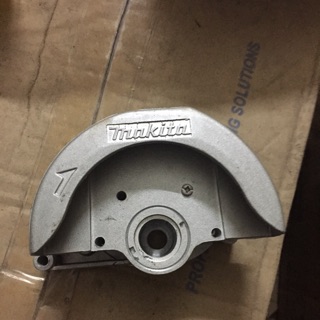 Bưởng nhôm máy cắt gạch makita
