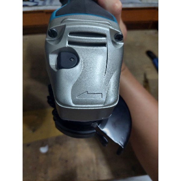 Máy mài makita dga418