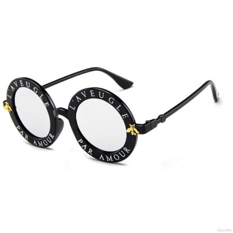 Kính mát gọng tròn khắc chữ độc lạ thời trang