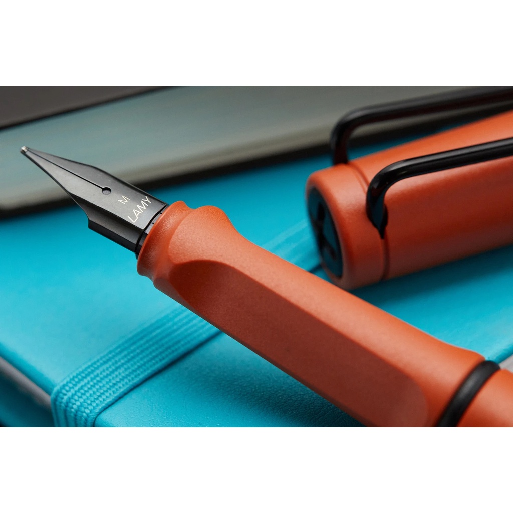 Bút Máy Lamy Safari Fountain Phiên Bản Special Edition - Màu Terra Red