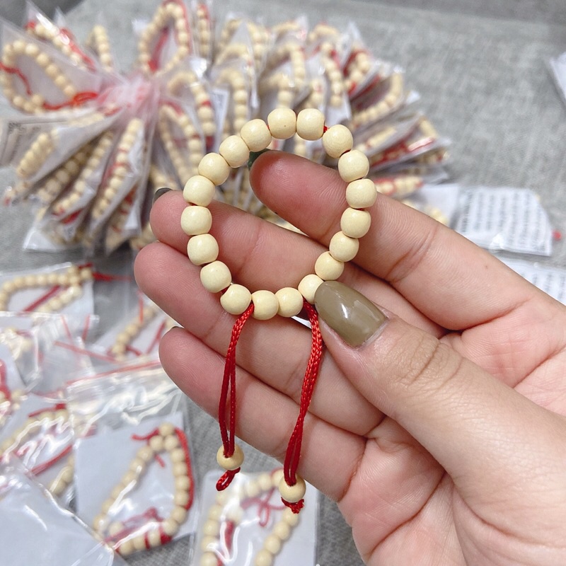 Vòng dâu tằm cho bé chống mồ hôi trộm , tránh giật mình