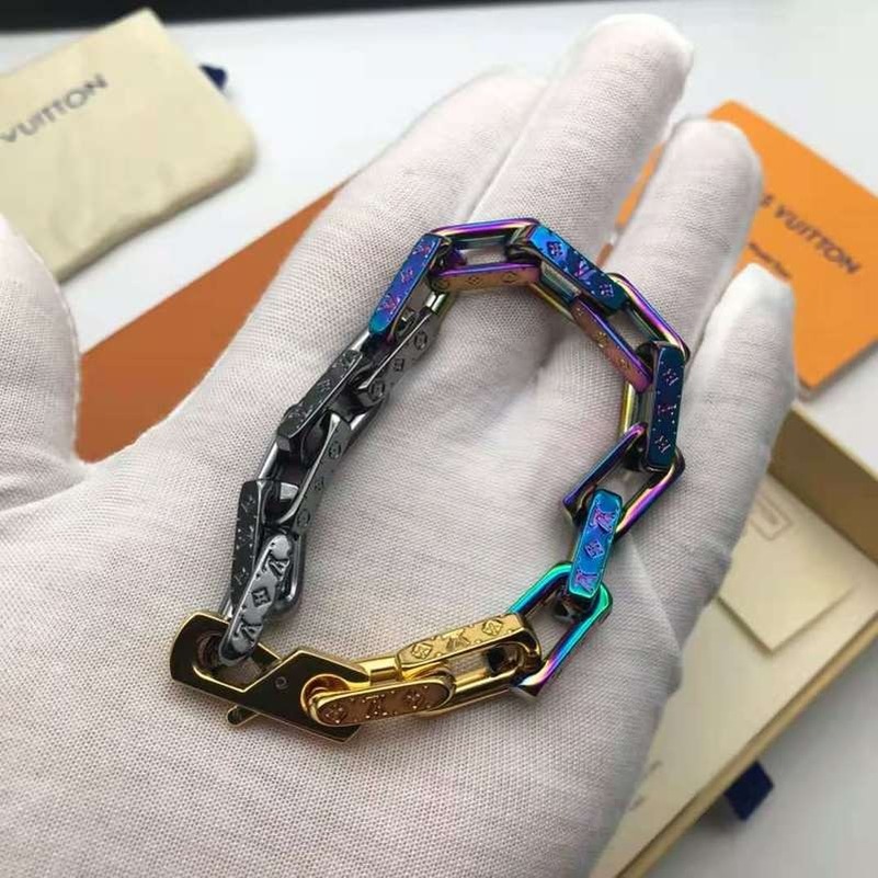 Vòng đeo tay kiểu dáng thời trang cá tính | BigBuy360 - bigbuy360.vn