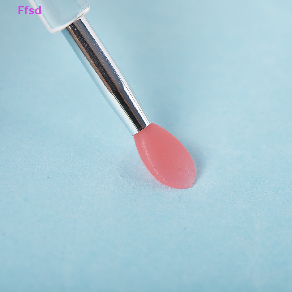 Bộ 2 Cọ Tô Son Môi Bằng Silicone Kèm Nắp Chống Bụi
