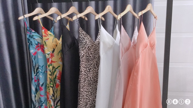 Đầm maxi hai dây cổ v lưng đổ | BigBuy360 - bigbuy360.vn