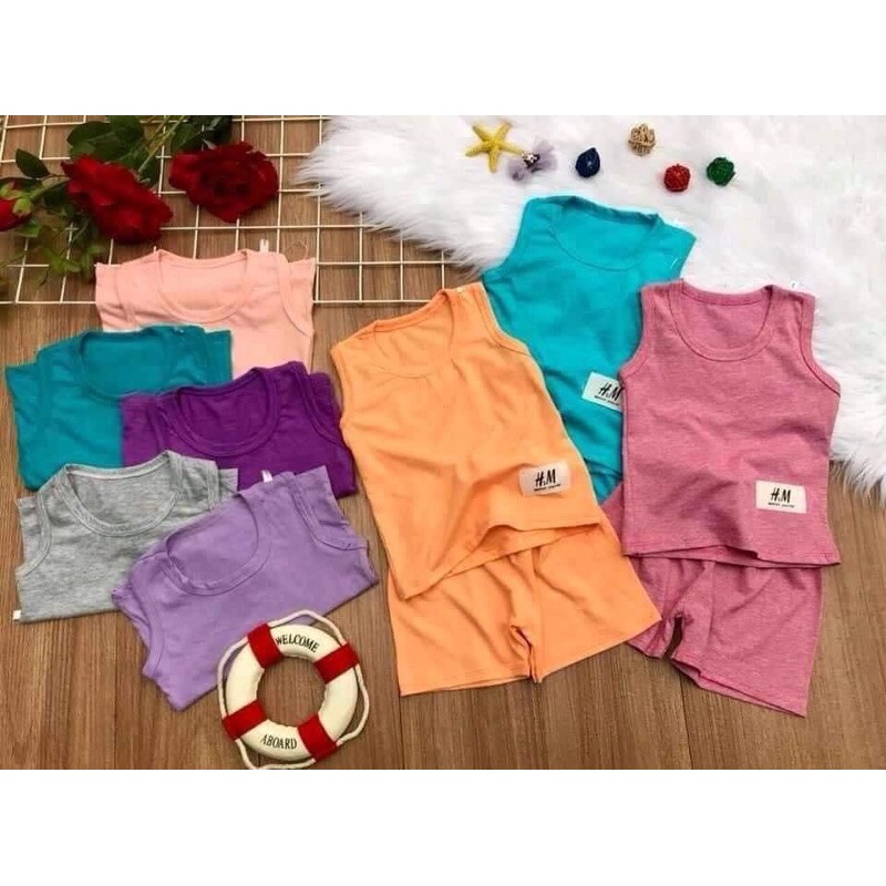 Bộ ba lỗ bé trai gái