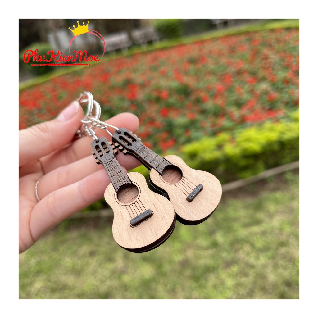 Móc chìa khóa hình cây đàn guitar mini làm bằng gỗ handmade