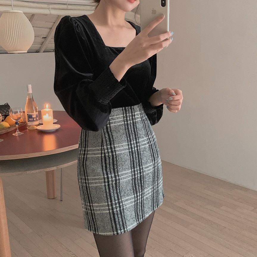 Áo Nhung Cổ Vuông Dài Tay Phong Cách Hàn Quốc 40300
