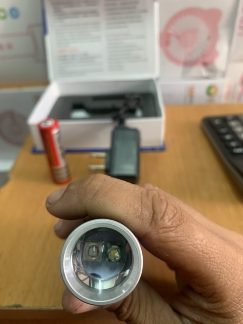 Đèn Pin Sạc Soi Tiền Giả + Siêu Sáng 516  Đèn Tia Cực Tím UV