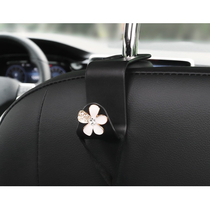 Móc treo đồ sau ghế ô tô gắn hoa chanel dễ thương- Dũng An shop