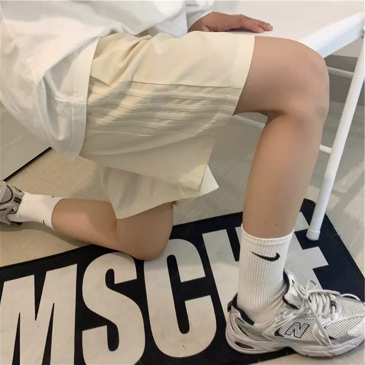 Quần Sọt Lưng Cao Dáng Rộng Hoạ Tiết Kẻ Sọc Phong Cách Hàn Quốc