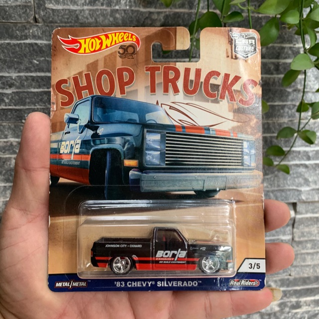 Hotwheels - 83 Chevy Silverado - Xe mô hình tỉ lệ 1/64