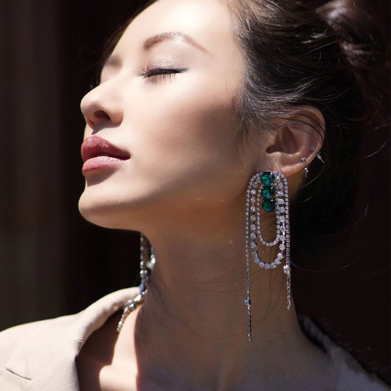 Bông Tai Dáng Dài Đính Kim Cương Ngọc Lục Bảo Phong Cách Âu Mỹ Kiểu Dáng Mới