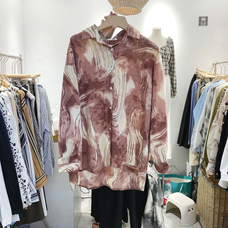 Áo sơ mi họa tiết loang vân mới hót trend