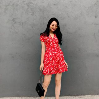 Váy vạt chéo