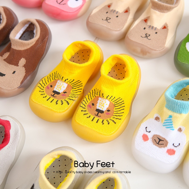 Giày vớ cotton chống trượt họa tiết hoạt hình cho bé