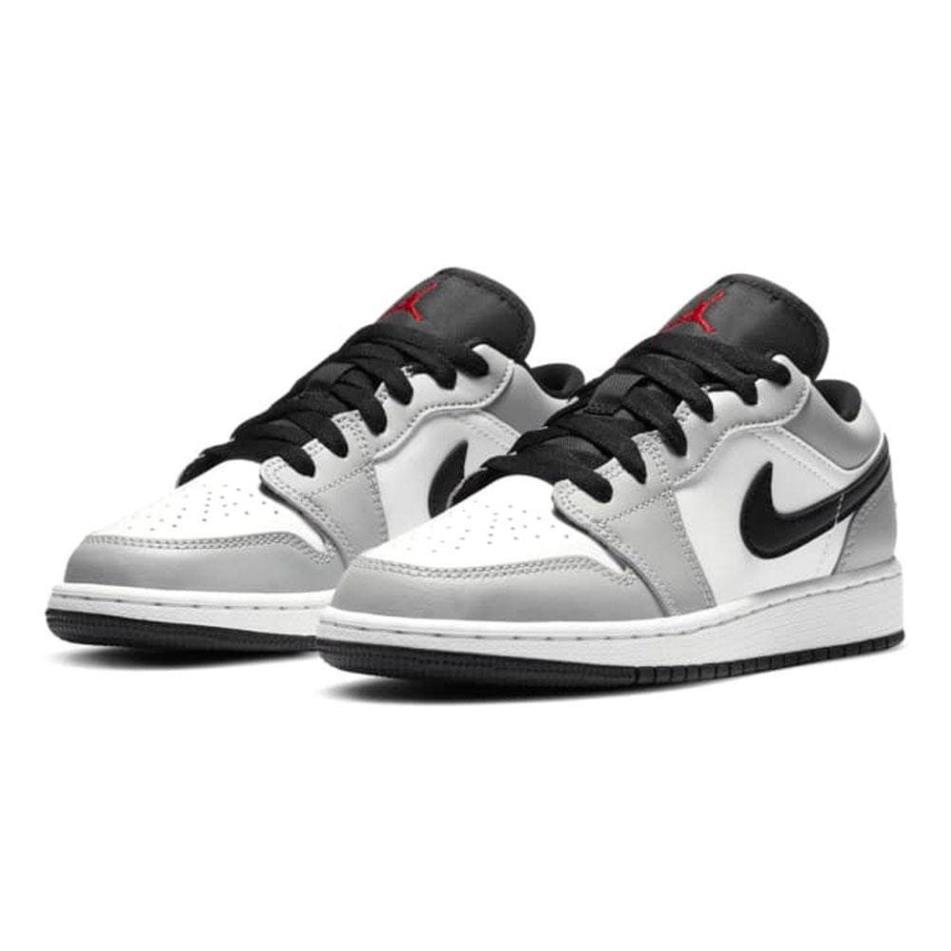 Giày Jordan xám chỉ đỏ vạch đen cổ thấp [Full Bill Box] Giày JD1 low xám smoke grey đủ size nam nữ 2021 | BigBuy360 - bigbuy360.vn