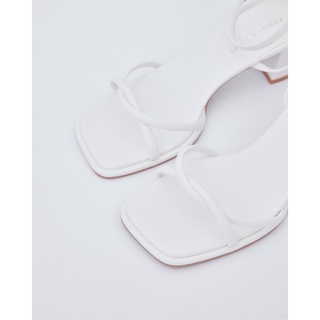 6329 - CAO GÓT LESLIE STRING SANDALS