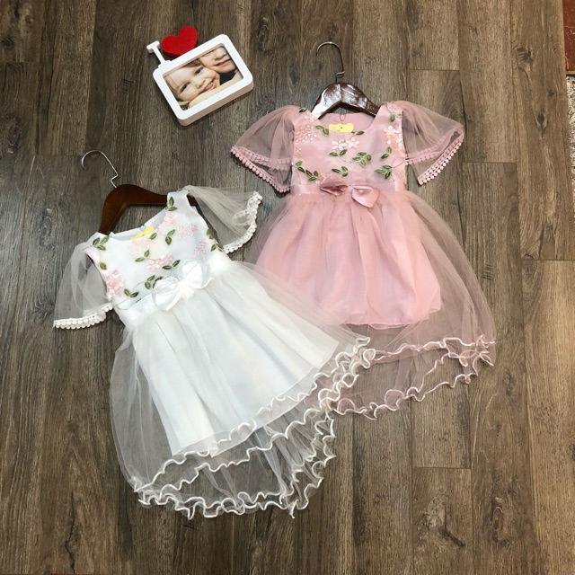 Váy công chúa tay bồng