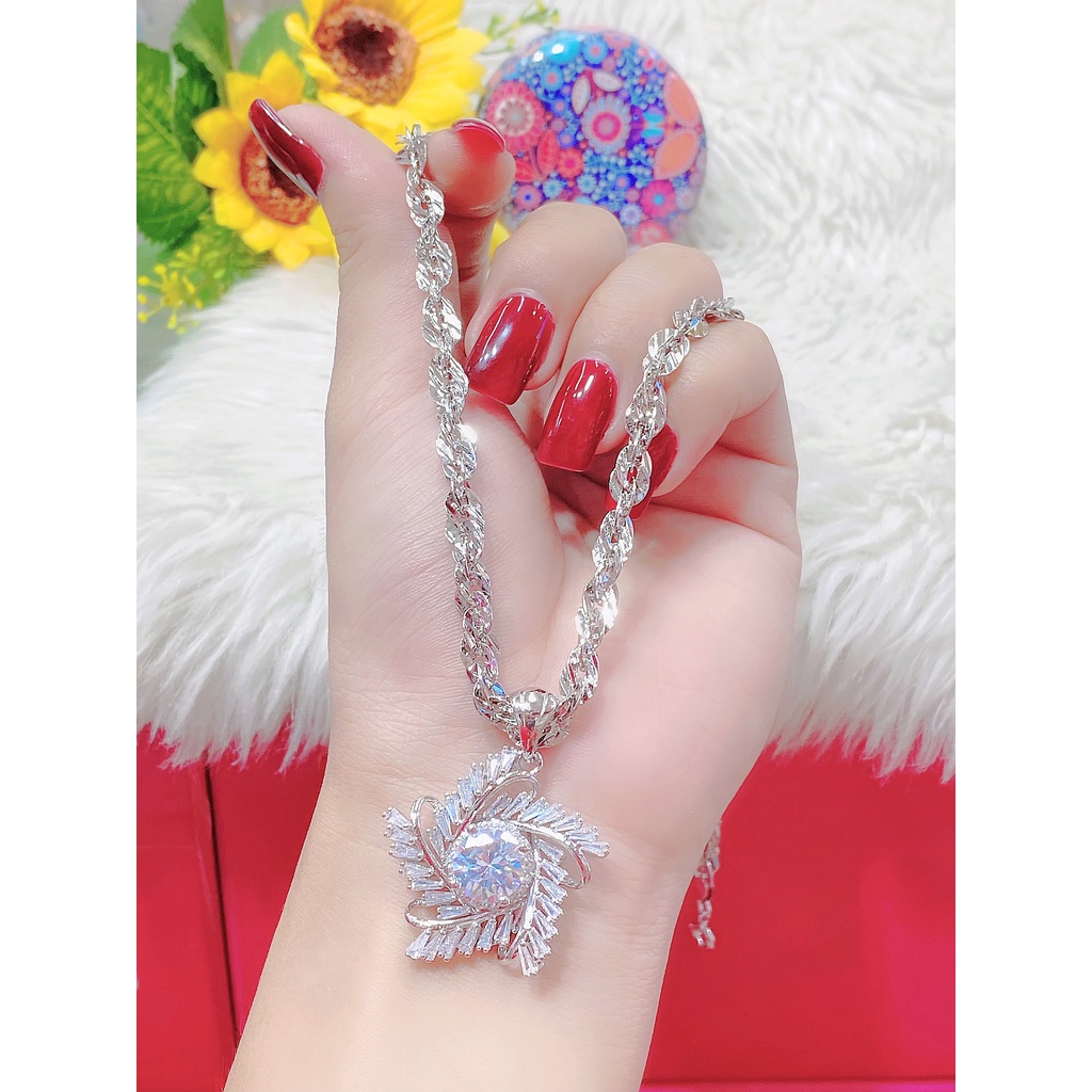 Mặt dây chuyền hình kim cương nữ UHA mạ vàng 18K kiểu dáng sang trọng M1207170A-195