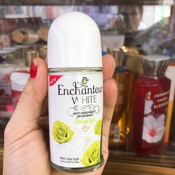 ✅ Chai lớn 50ml Lăn khử mùi hương nước hoa dưỡng trắng da  Enchanteur hương Delightful ( Xanh lá dạng sữa)