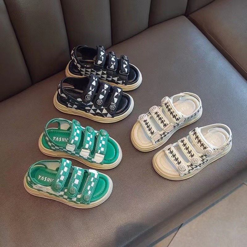 Giày sandal bé gái mã 2233