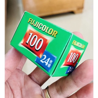Phim Fujicolor Fuji 100 nội địa 24 tấm date 2024 film 135 film 35mm