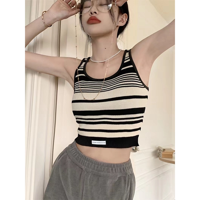 QKOOLE  Áo Croptop Hai Dây Họa Tiết Kẻ Sọc Phong Cách Hàn Quốc Quyến Rũ Cho Nữ