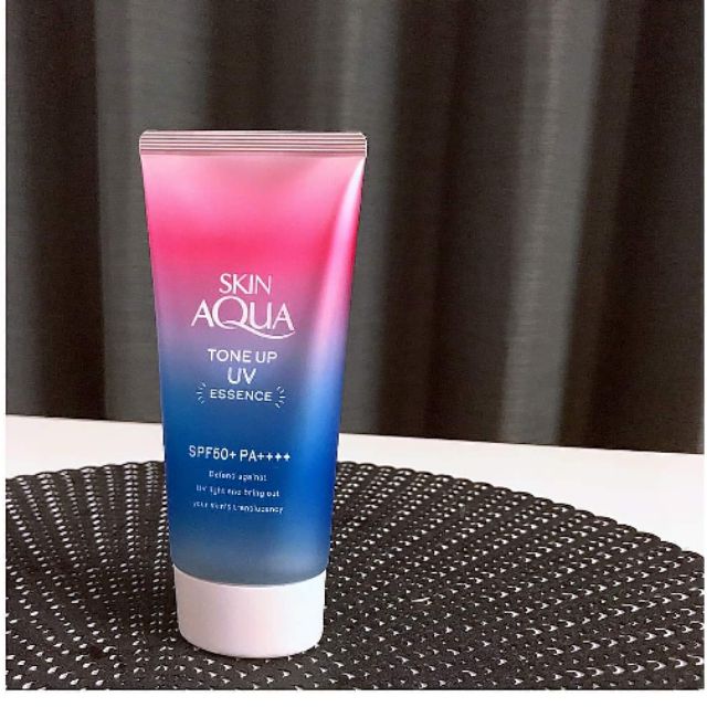 Kem chống nắng lên tông skinaqua