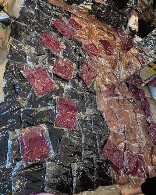 Váy xuông zúm sau lưng