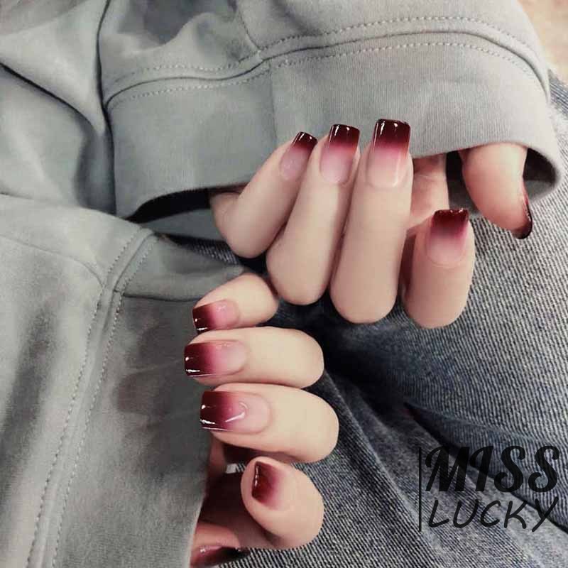 Set 24 Móng Tay Giả Màu Đỏ Rượu Vang / Gradient Thời Trang