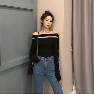Áo trễ vai phối dây bản to