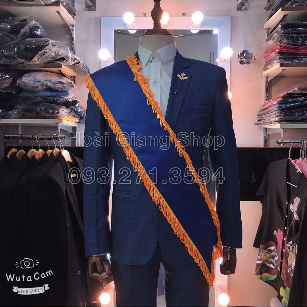 May băng đeo chéo trơn có tua rua giống kiểu băng chéo Hoa Hậu.