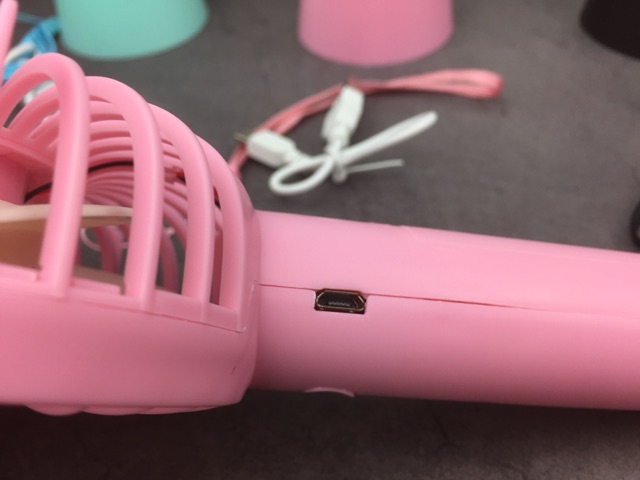 QUẠT MINI CẦM TAY 3 TỐC ĐỘ, NHỎ GỌN, TIỆN LỢI, CÓ ĐẾ CẮM, QUẠT SẠC TÍCH ĐIỆN | BigBuy360 - bigbuy360.vn