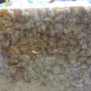 Kẹo đậu phộng yến nhi